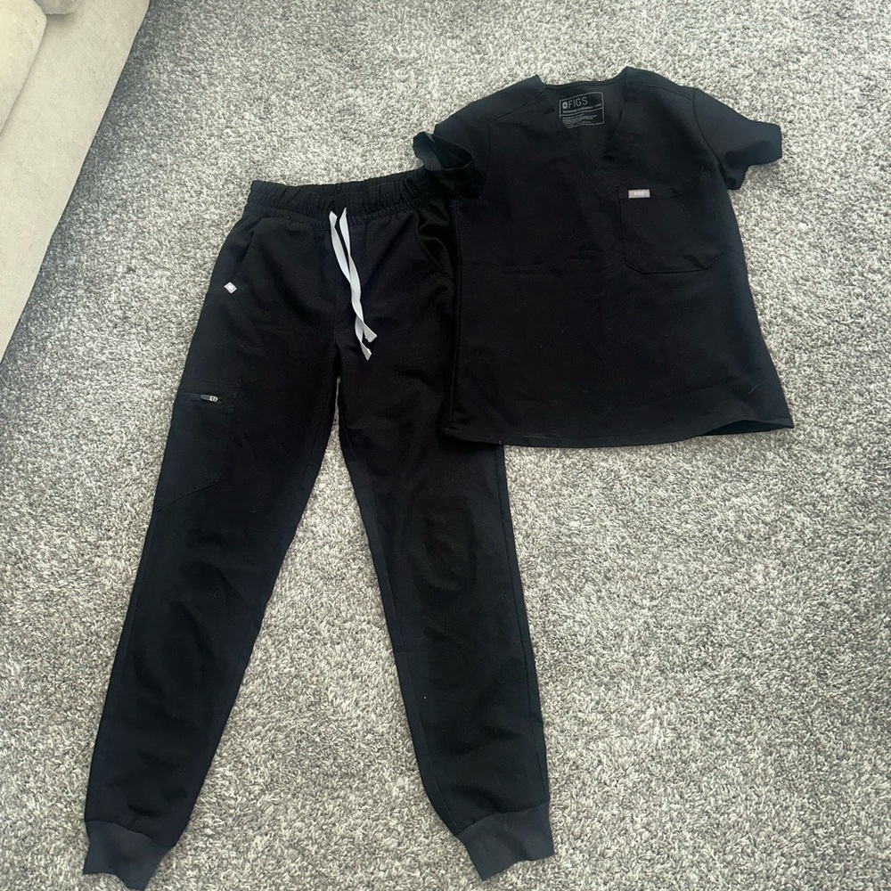 FIGS BLACK SCRUBS